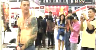 Crowds gather at Singapore tattoo convention
